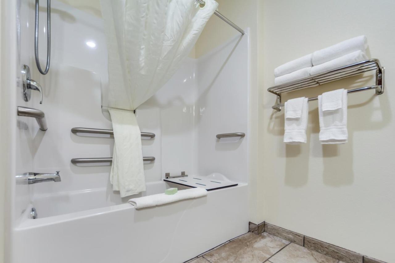 Cobblestone & Suites-fremont Hotel Fremont
