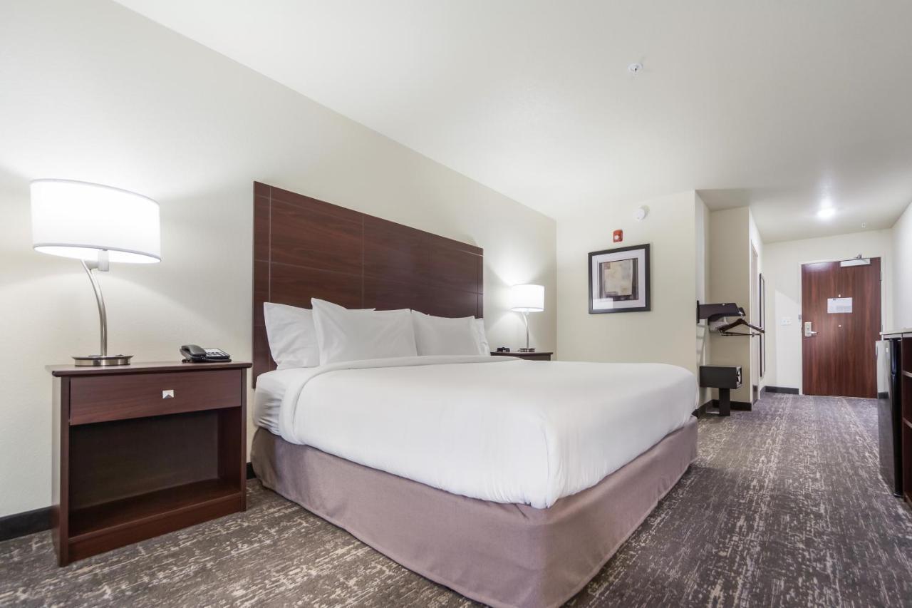 Cobblestone & Suites-fremont Hotel 2*