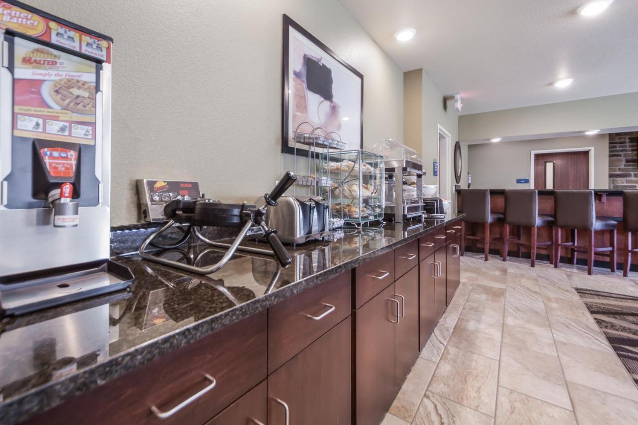 Cobblestone & Suites-fremont Hotel