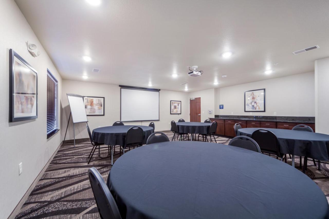 Cobblestone & Suites-fremont Hotel Fremont