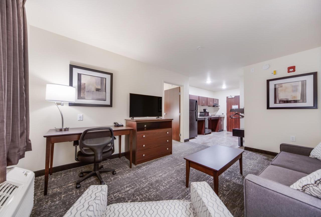 Cobblestone & Suites-fremont Hotel Fremont