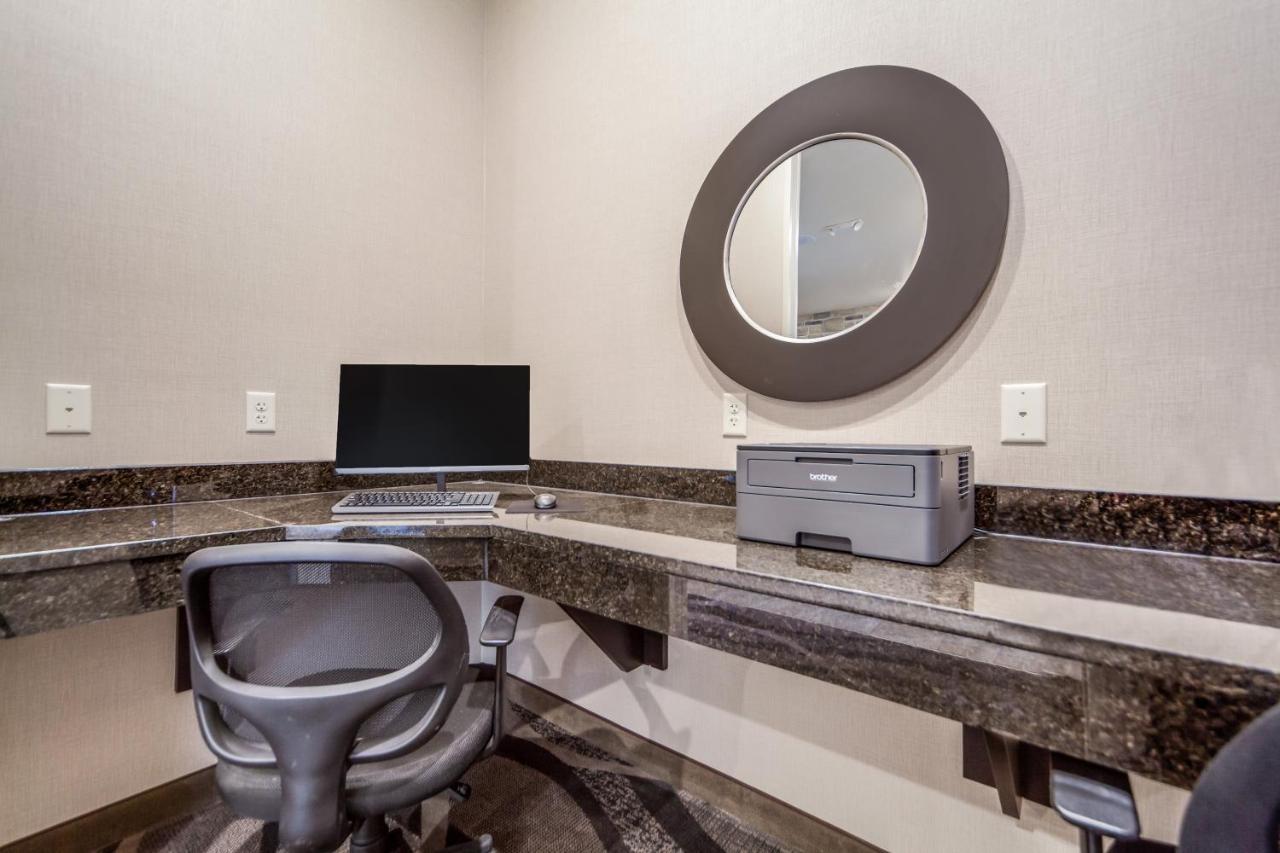 Cobblestone & Suites-fremont Hotel Fremont
